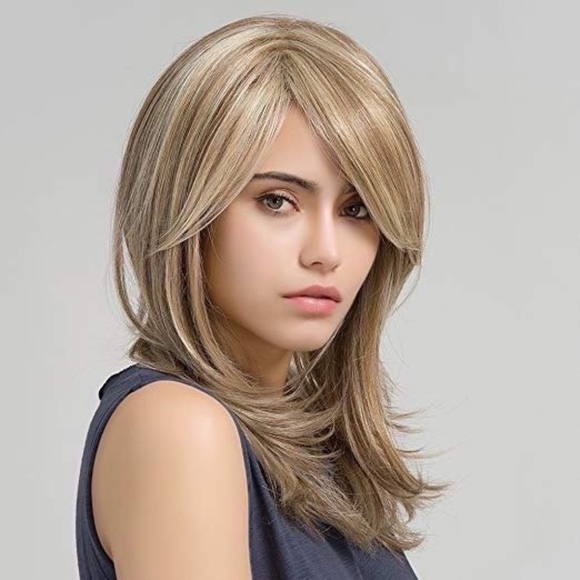 20" Long Natural Wavy Wigs - Picture 2 of 6